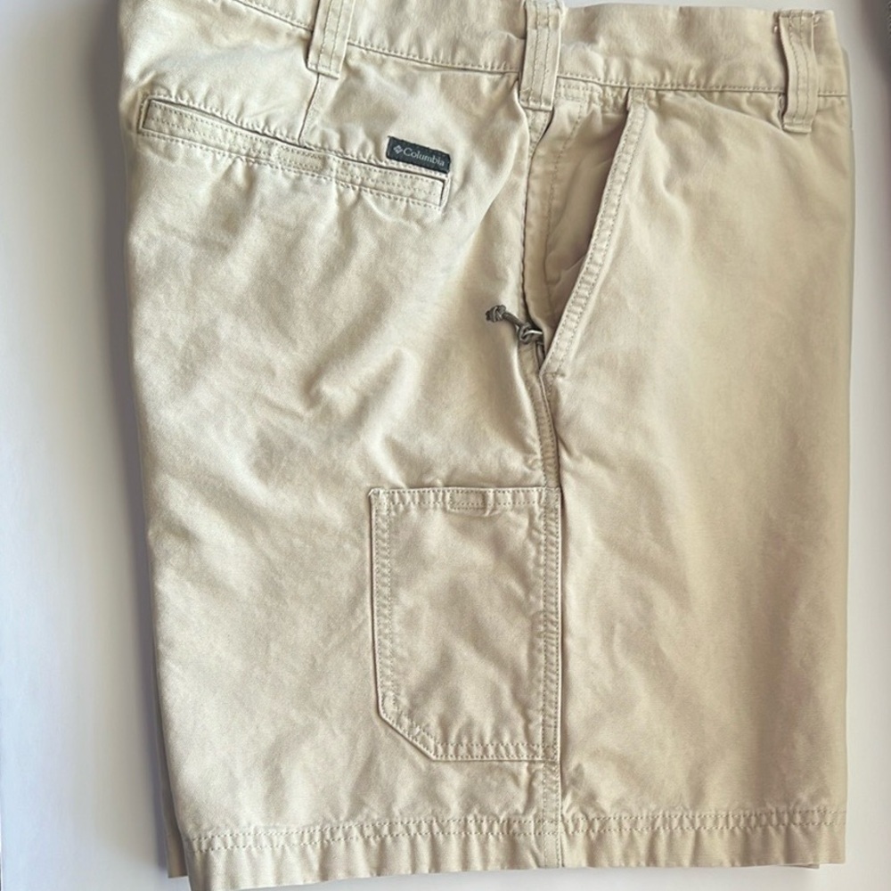 Men’s Columbia Canvas Beige Utility Shorts Size 38 Length 8”